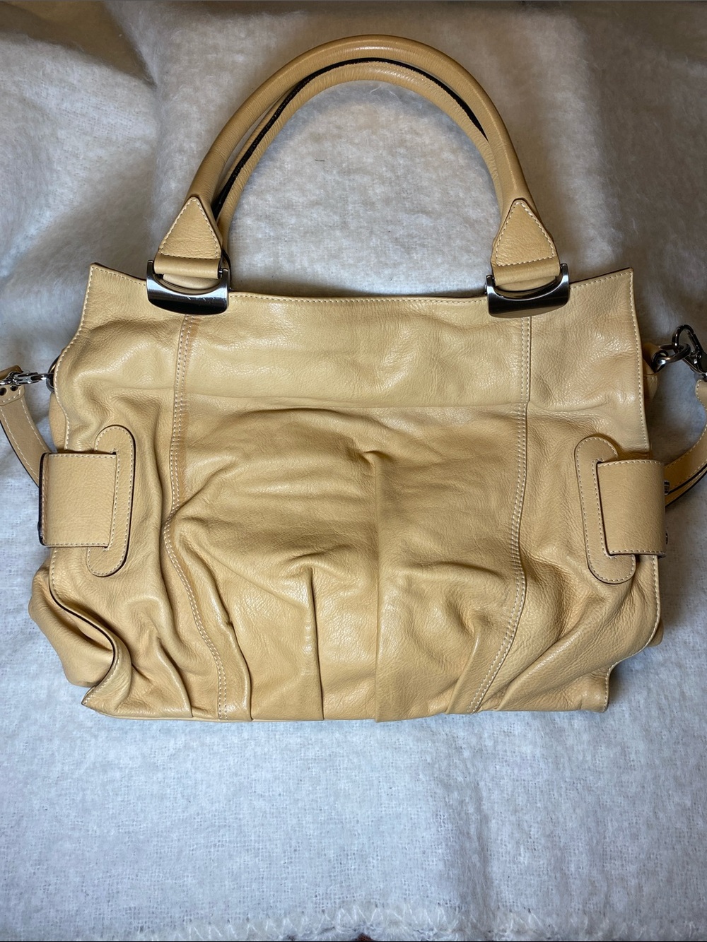 Tentazione Due Classic Soft Leather Shoulder Bag in Light Tan